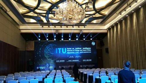 展會陪同翻譯價格是多少?不同語種有差異嗎?