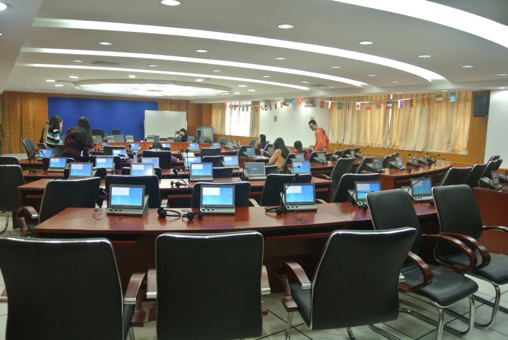 2020年英語同聲傳譯收費標準新規則你Get到了嗎?