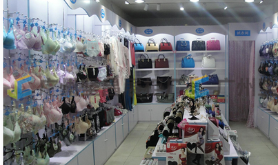 服裝內衣展柜效果圖解析 烏魯木齊批發市場的裝修新趨勢